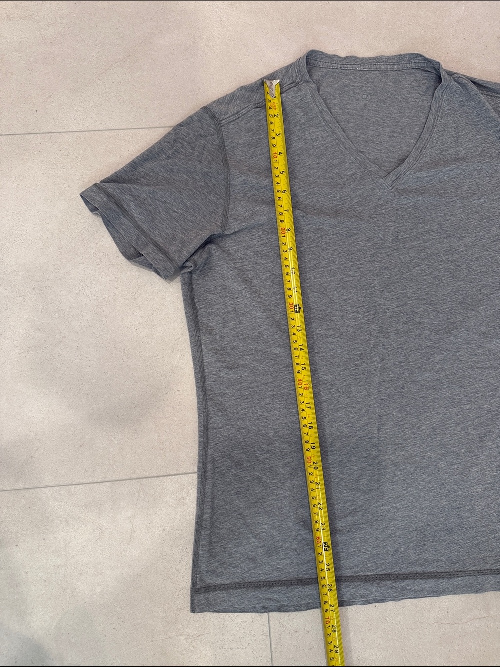 Lululemon Men's V-Neck Short Sleeve shirt - Picture 2 of 5